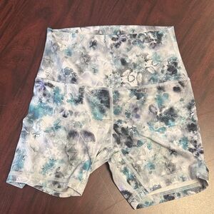 lululemon athletica Blue and Gray Patterned Athletic Shorts